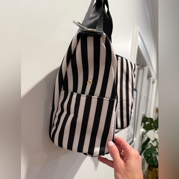 Alice + Olivia Stacey Bendet Black and White Striped Duffle Tote Bag NWT - Picture 6 of 10